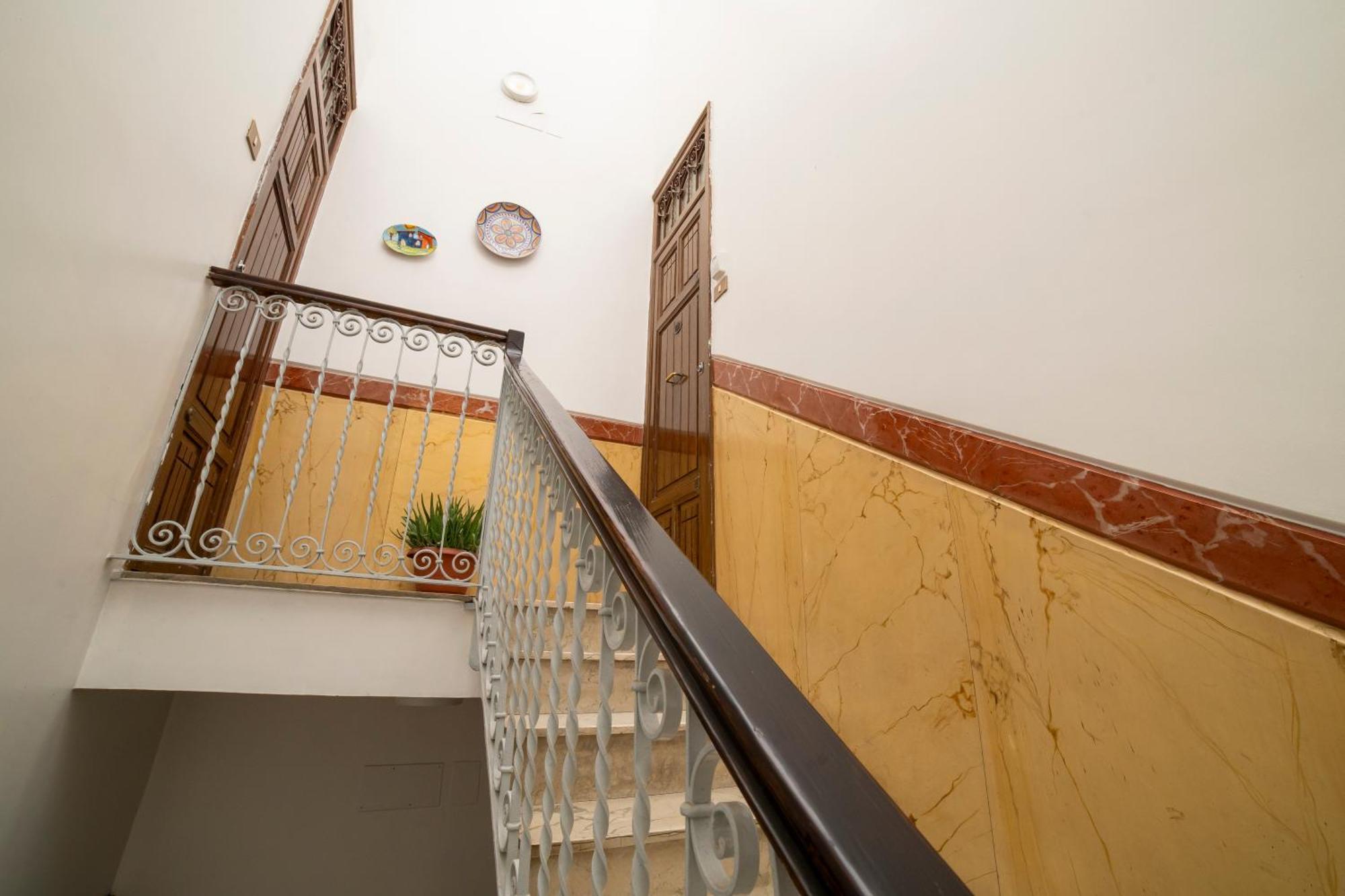 Centro Stazione Aeroporto Wi-Fi&Self Check-In Apartment Palermo Exterior photo
